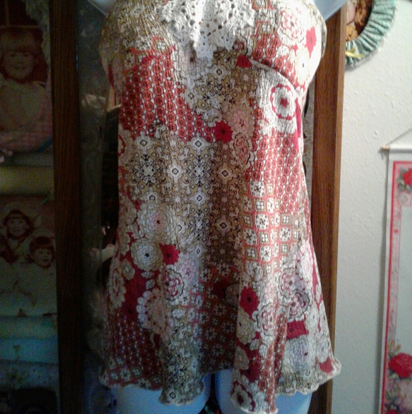 Floral,HalterStyle,Bohemian,Smock Top with Built In Bra & Lace & Bead Detail🦋🦋 - Picture 4 of 7